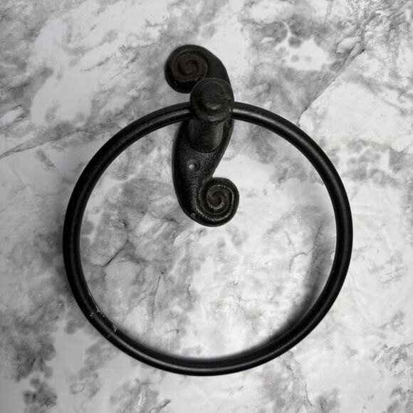 Vintage Metal Towel Ring Towel Holder Wall Mount Textured Ring - Picture 1 of 5